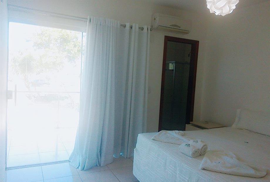 Lua Cheia - Quarto casal suite com sacada.jpg
