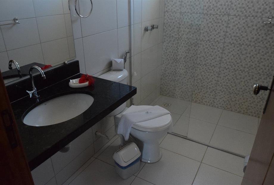 Eclipse - Banheiro.jpg