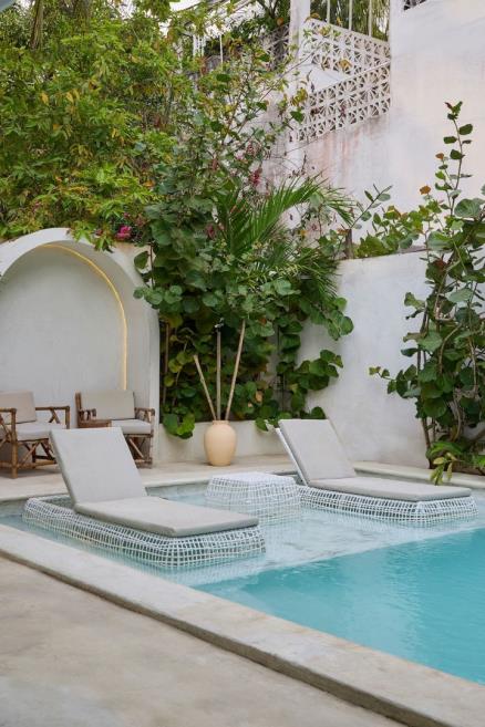 10.1. villa con piscina.jpg