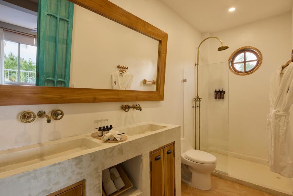 9. master suite.jpg