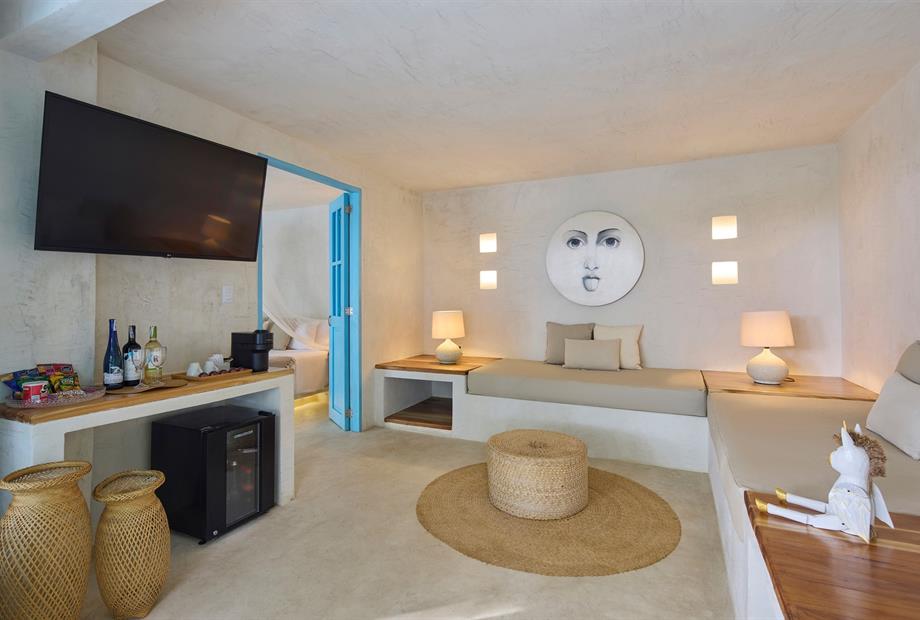 3. villa con piscina.jpg