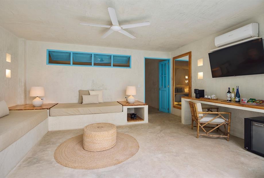 4.1. villa con piscina.jpg