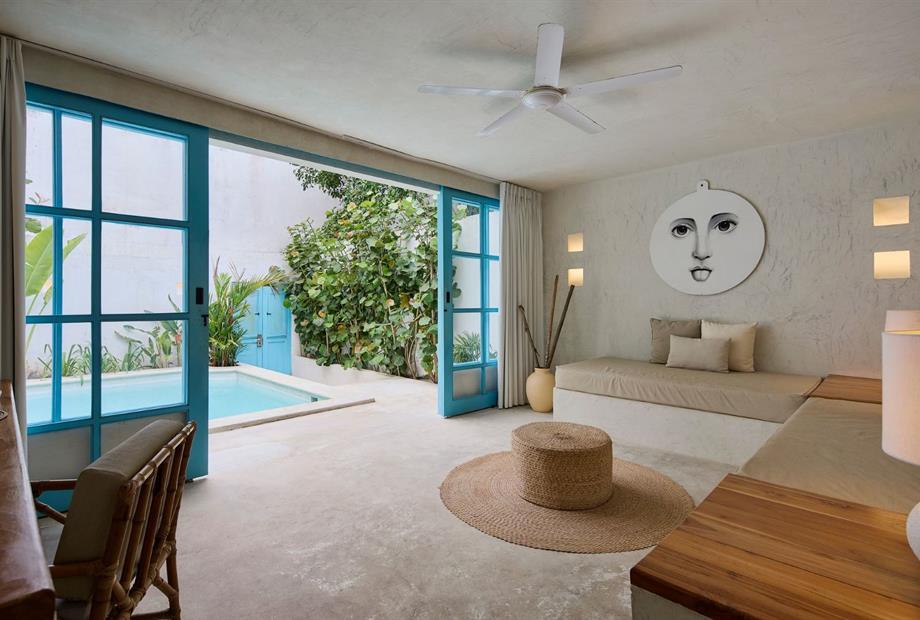 9. villa con piscina.jpg