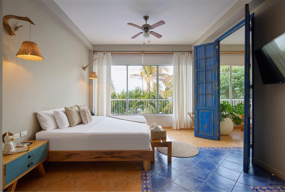 3. master suite (lp).jpg