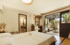 Suite com Jardim Tropical do Casa na Praia Jeri