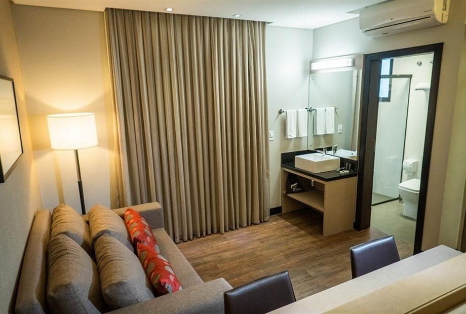 premium triplo (sofá cama e banheiro).jpg