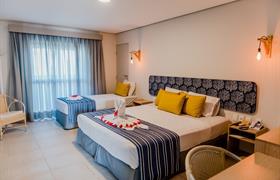 Quarto Triplo Luxo do Baia Branca Beach Resort