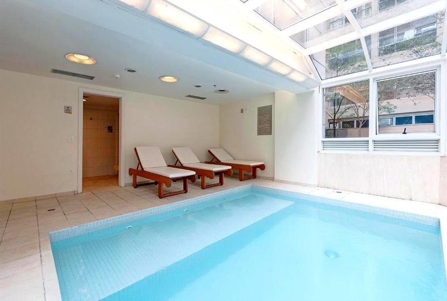 piscina_booking_hd_3.jpg