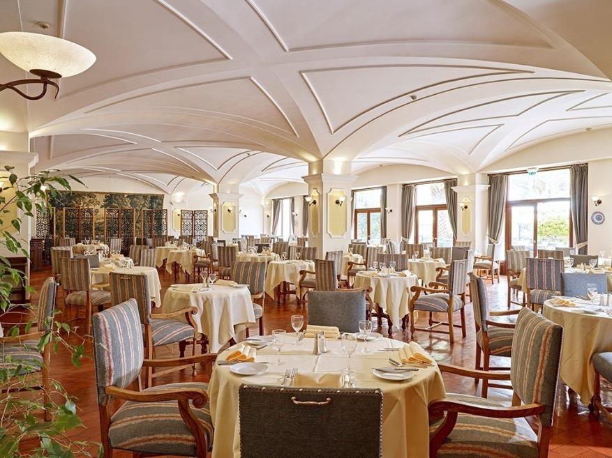 Sagres-Restaurant-Interior-02.jpg
