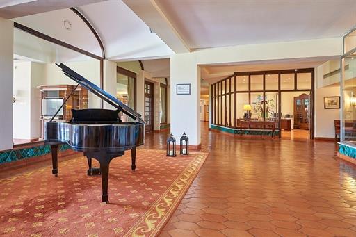 Penina-Lobby-Piano.jpg