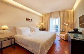 Family Room with Pool View of Penina Hotel Golf Resort