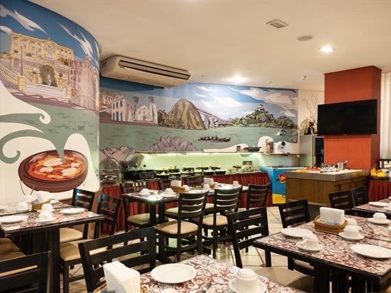 SEVI - Restaurante (3).jpg