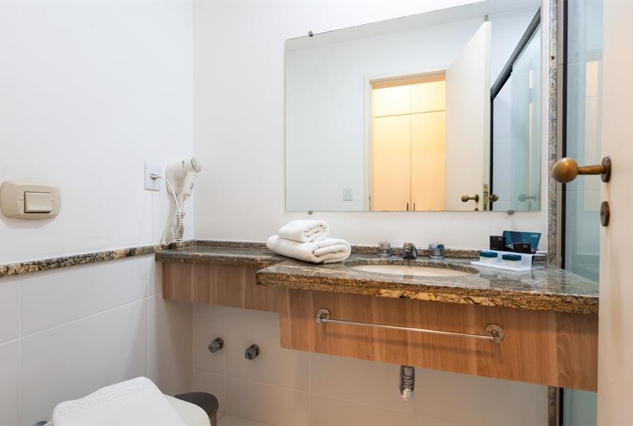 SEVI - Luxo Casal  - Banheiro.jpg