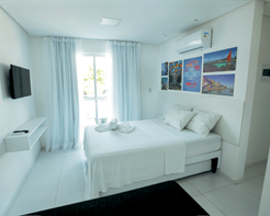 Studio - com cozinha e com varanda - cama casal e cama auxiliar