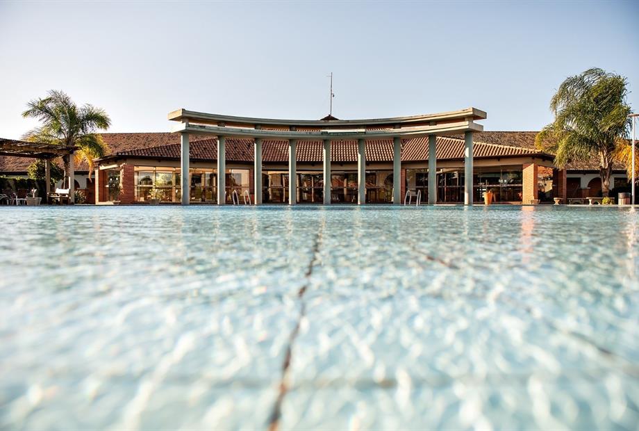 tenonde park hotel.jpeg