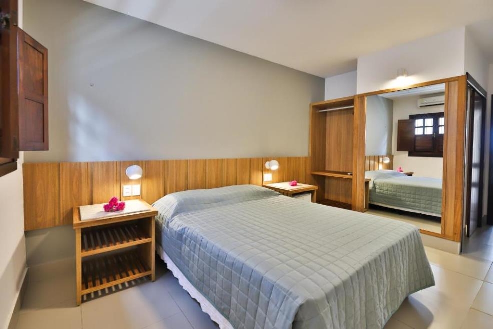 quarto casal com vista piscina.jpg