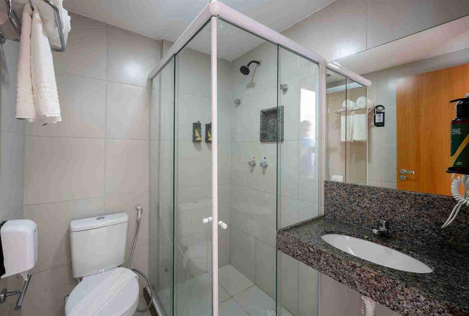 banheiro standard c varanda_11zon.jpg