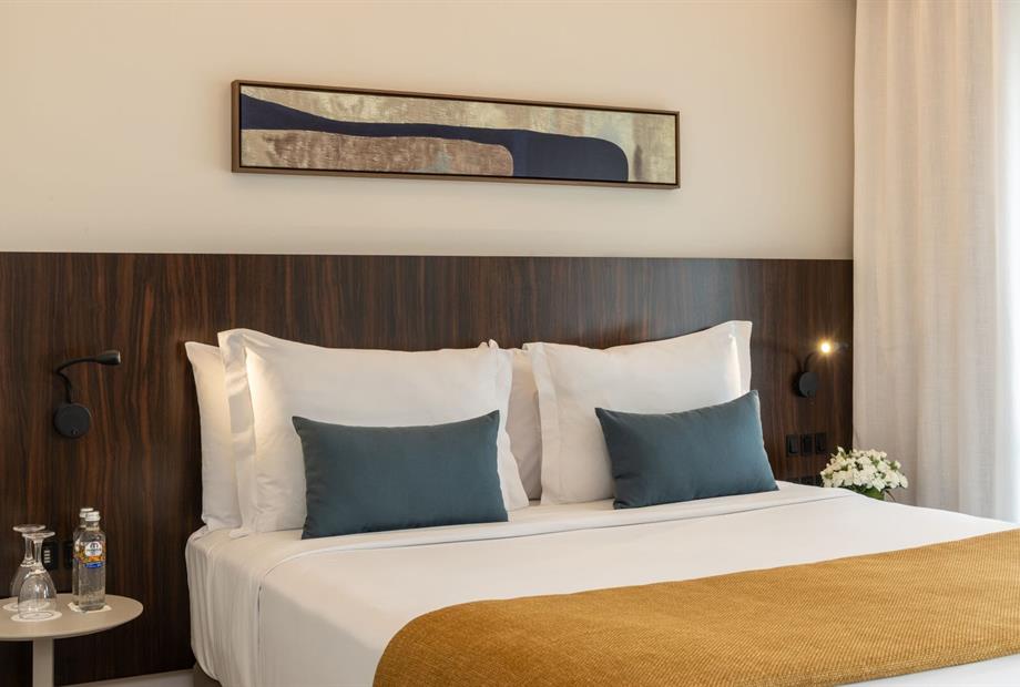 om 2 suite junior.jpg