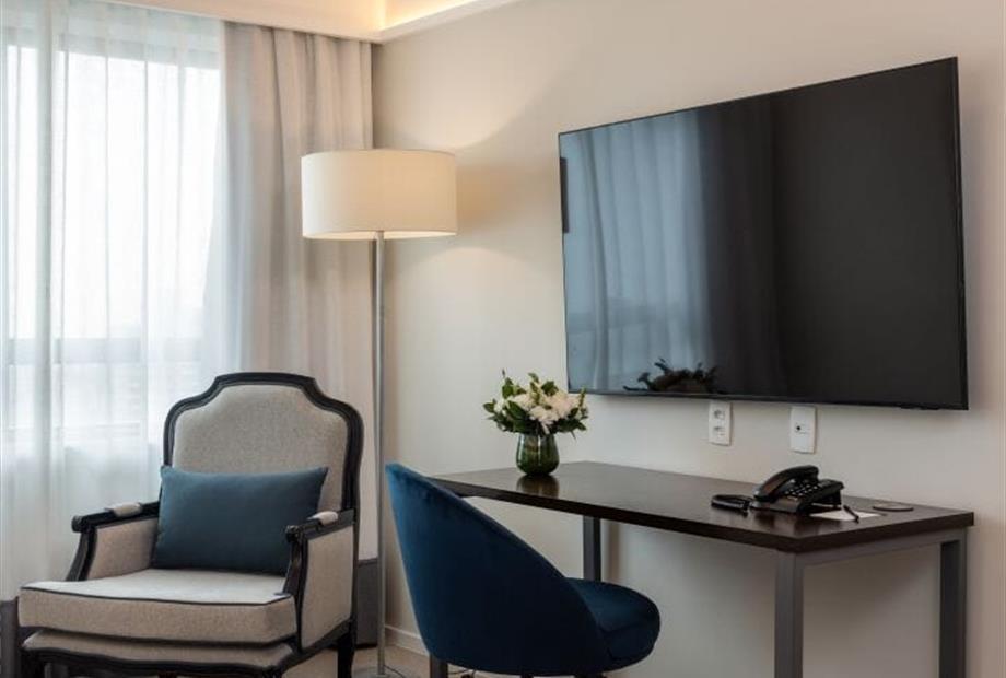 om 5 suite junior.jpg