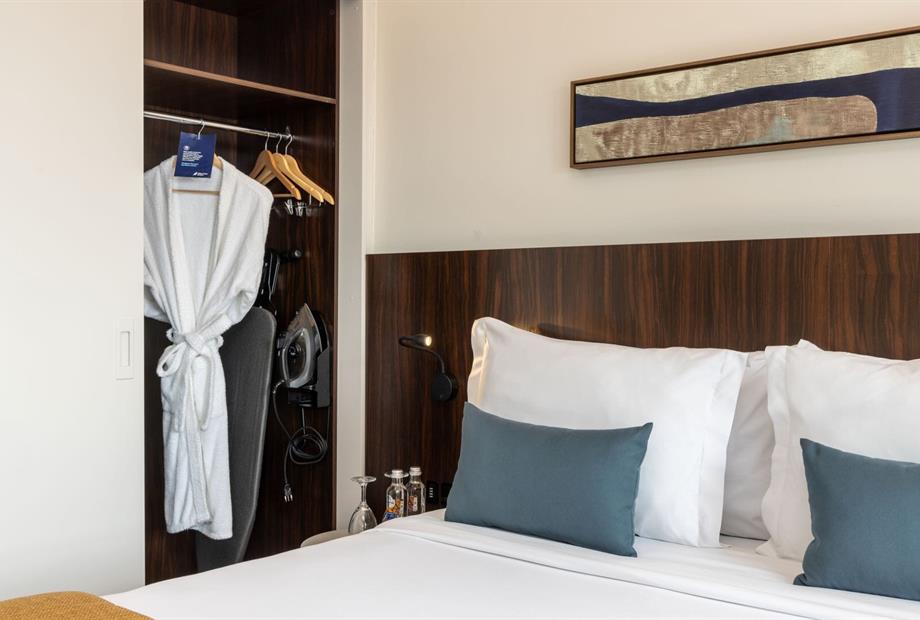 om 6 suite junior.jpg