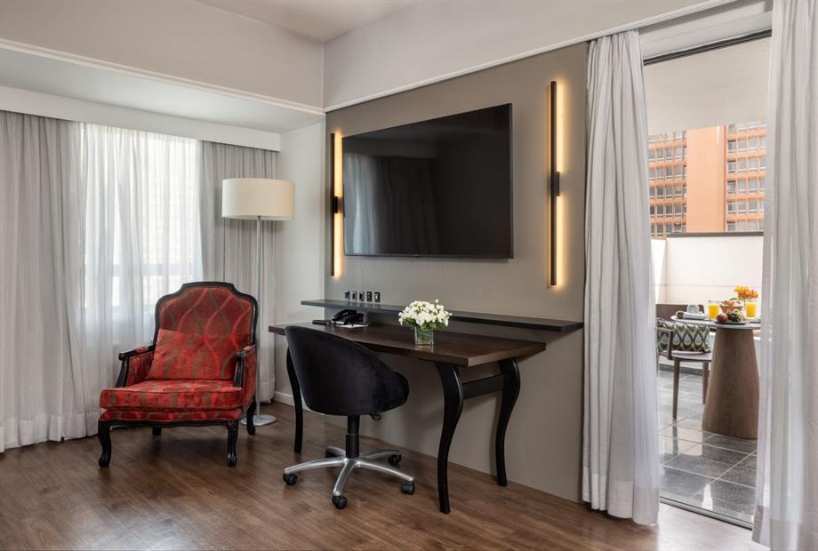 om 5 suite premium.jpg