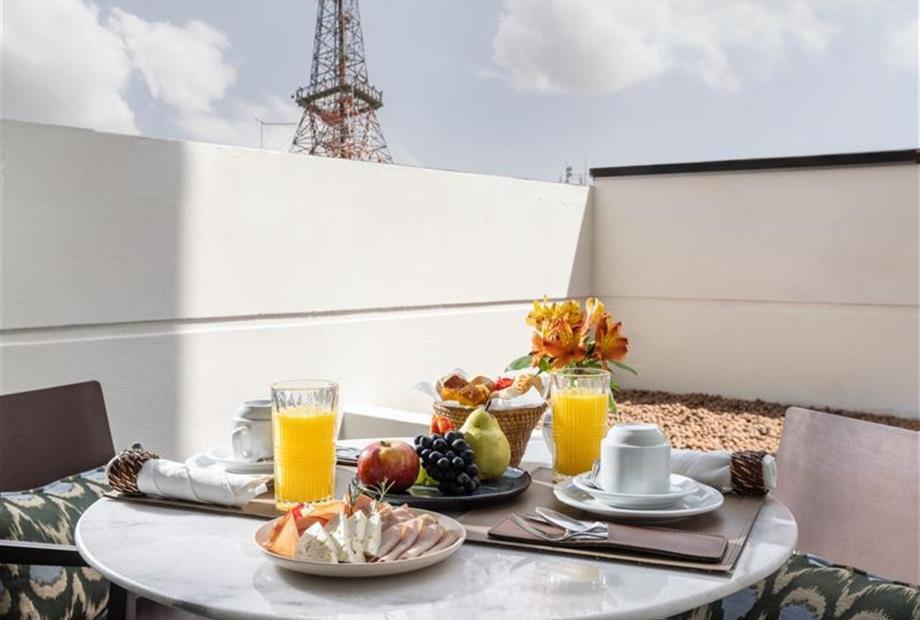 om 8 suite premium.jpg