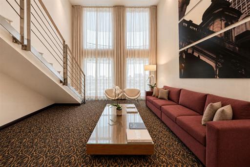 om lounge vip 1.jpg