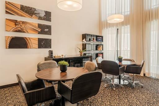 om lounge vip 2.jpg