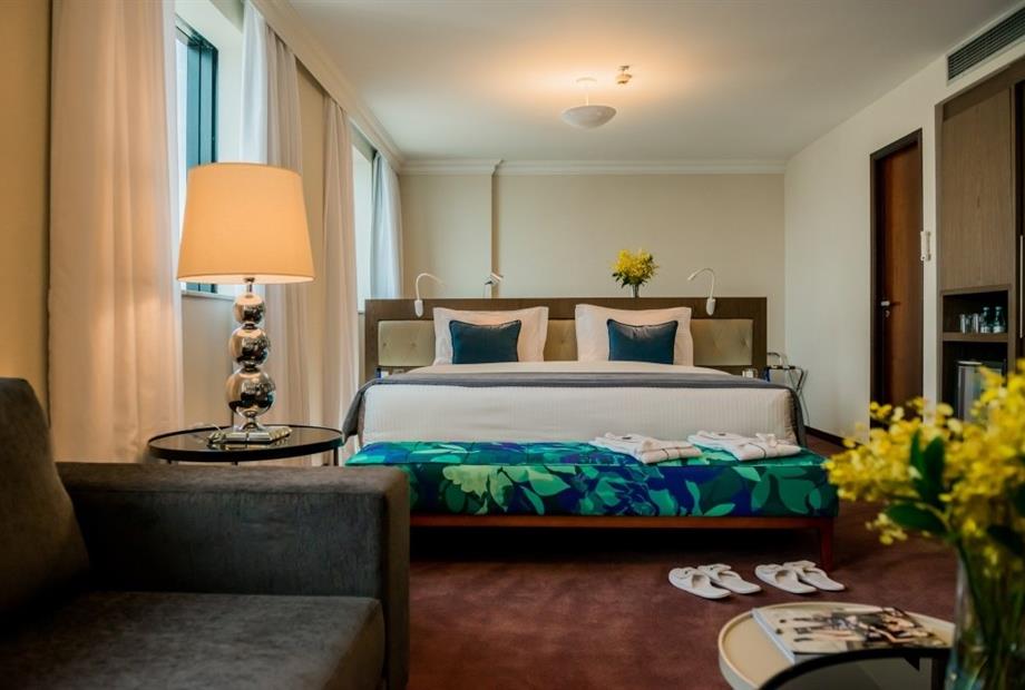 07 suíte executiva - cama king size3.jpg