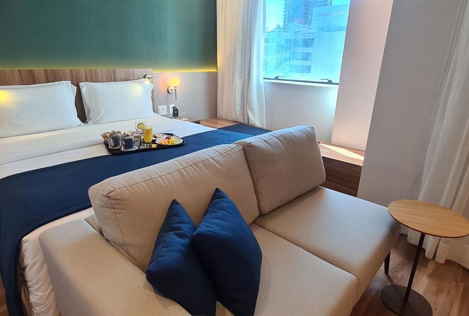 6 business premier 1 - cama.jpg