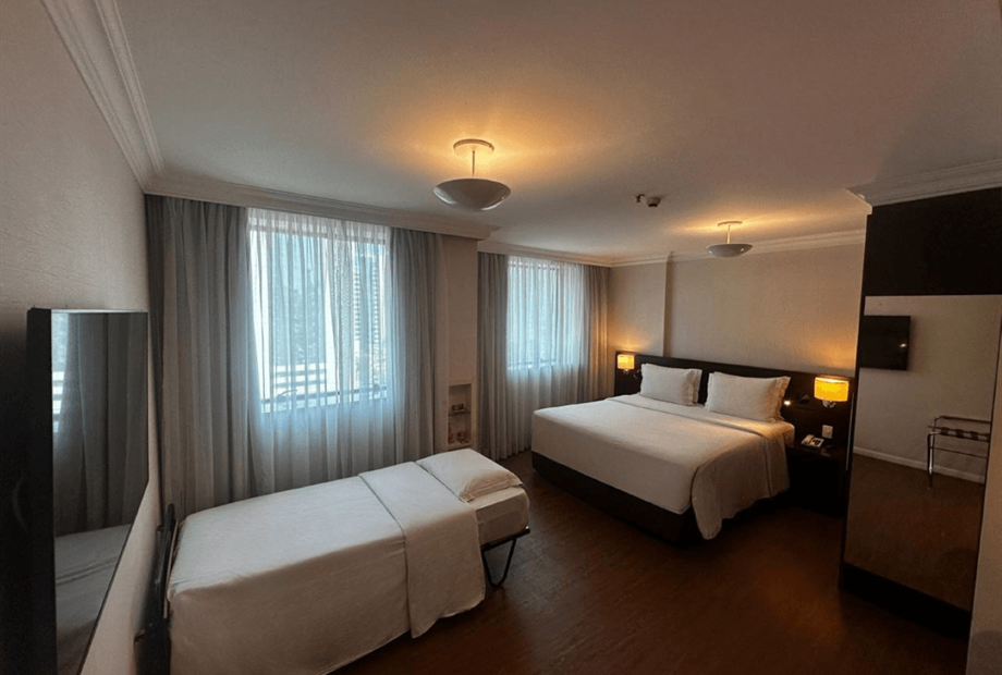 om luxo triplo triplo casal 2.png