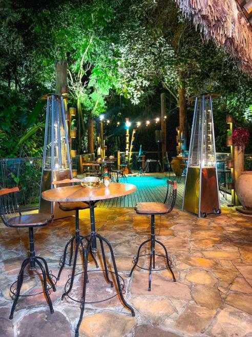 happy hour bar do deck.jpeg