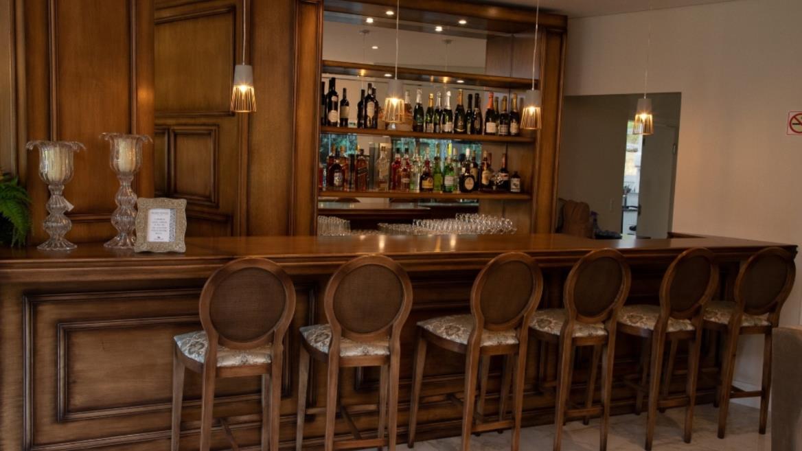 bar.jpg