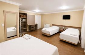 Luxo quatro pessoas casal/solteiro do SKY VILLE CANELA HOTEL