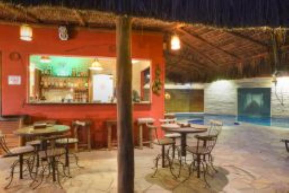 PiscinaBar.jpg