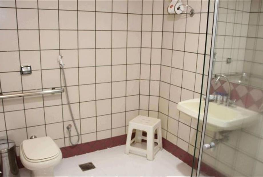 Banheiro adaptado taiyo.JPG