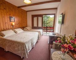 Quarto Triplo com Varanda