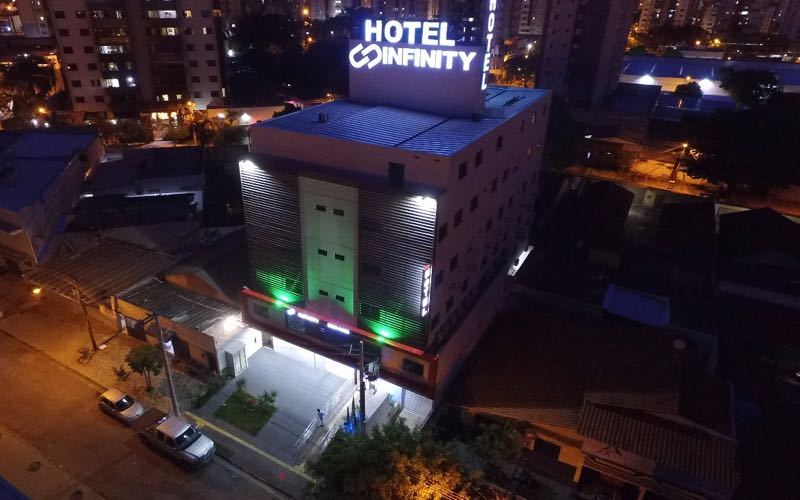 infinity-hotel-fachada.jpg