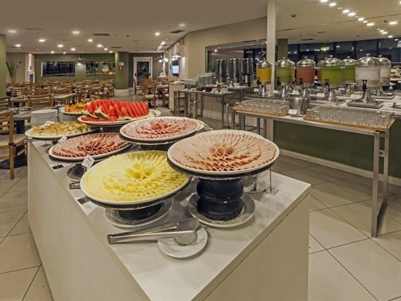 RESTAURANTE MBI 4.jpg