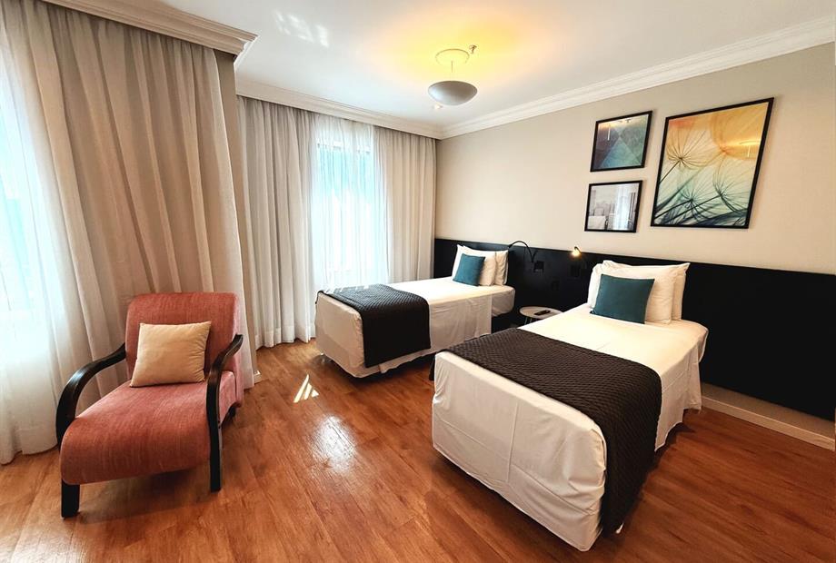 luxo premier twin 1 omn.jpg