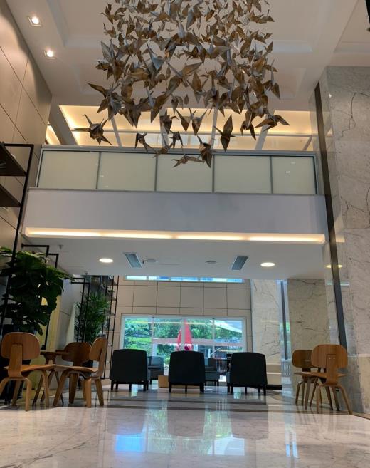 27) lobby 5 exp.jpg