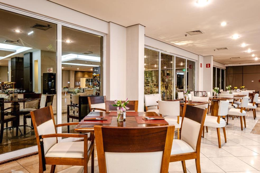vdi restaurante 4 omn.jpg