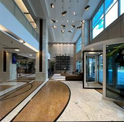 24) lobby 2 omni.jpg