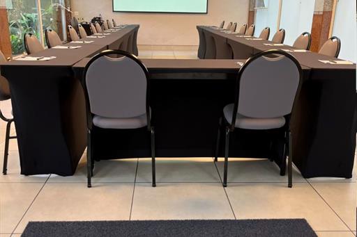 47) sala de eventos 1 exp.jpg