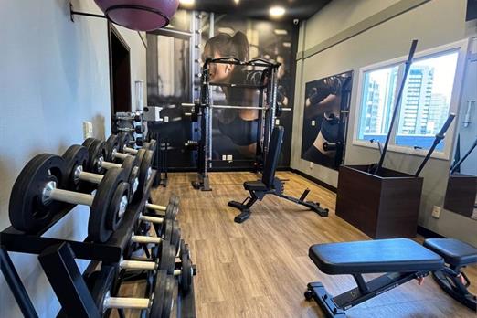 7) academia 1 omni.jpg