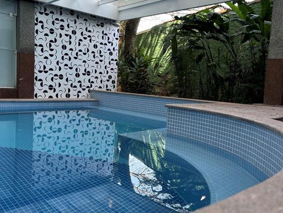 38) piscina1 omni.jpg
