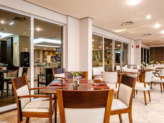vdi restaurante 4 omn.jpg
