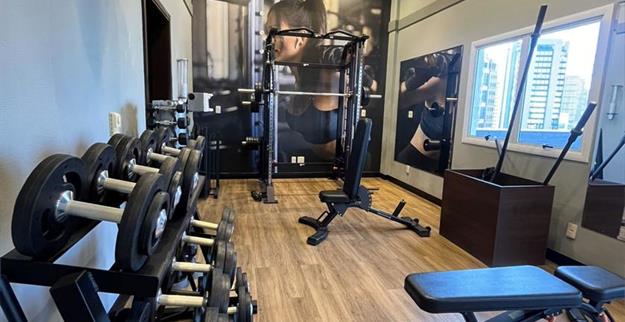 7) academia 1 omni.jpg