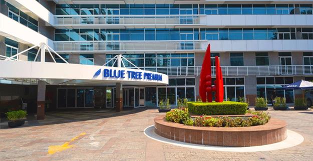 13) fachada2 omni.jpg