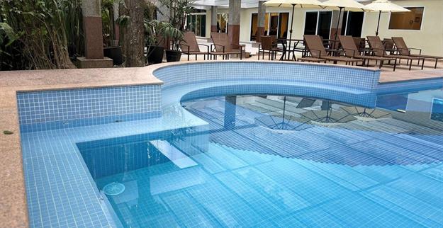 44) piscina8 omni.jpg